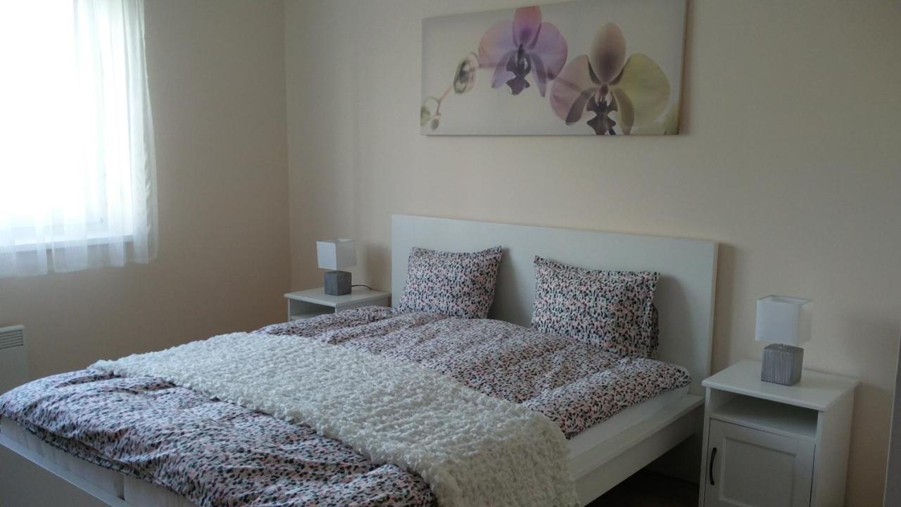 River Side Apartman Kalocsa Exterior photo