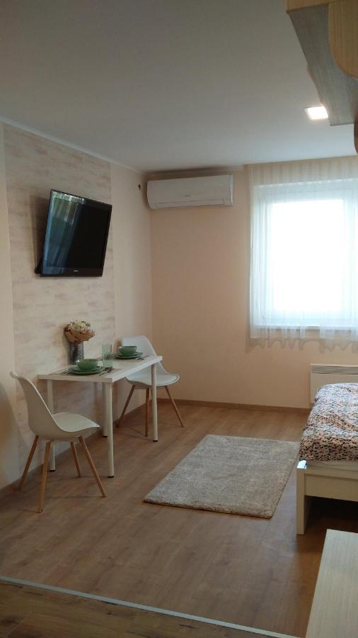 River Side Apartman Kalocsa Exterior photo